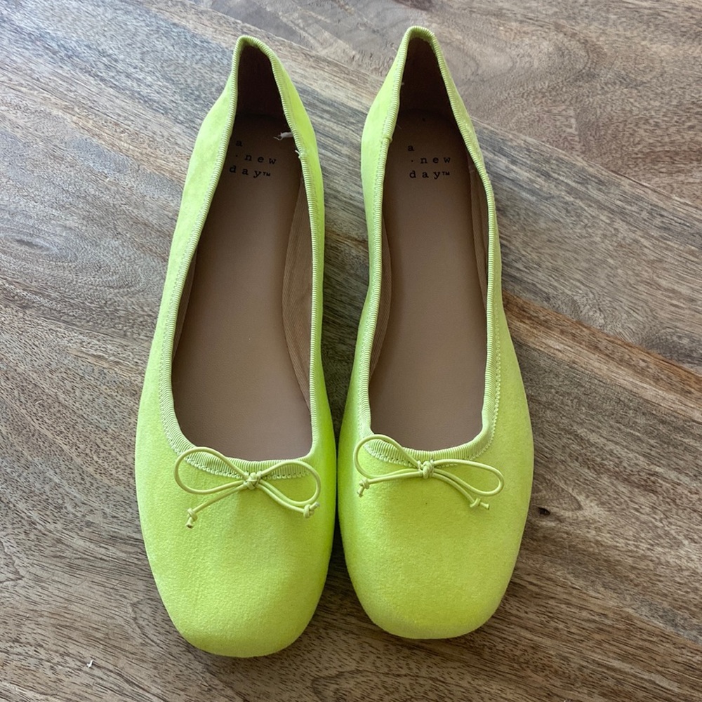 Neon faux suede ballet flats 🤍 NWOT